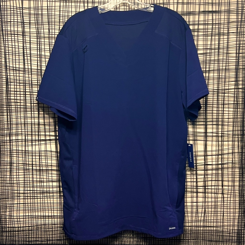 Jaanuu Men’s paneled v-neck scrub top, navy, size large, NWT